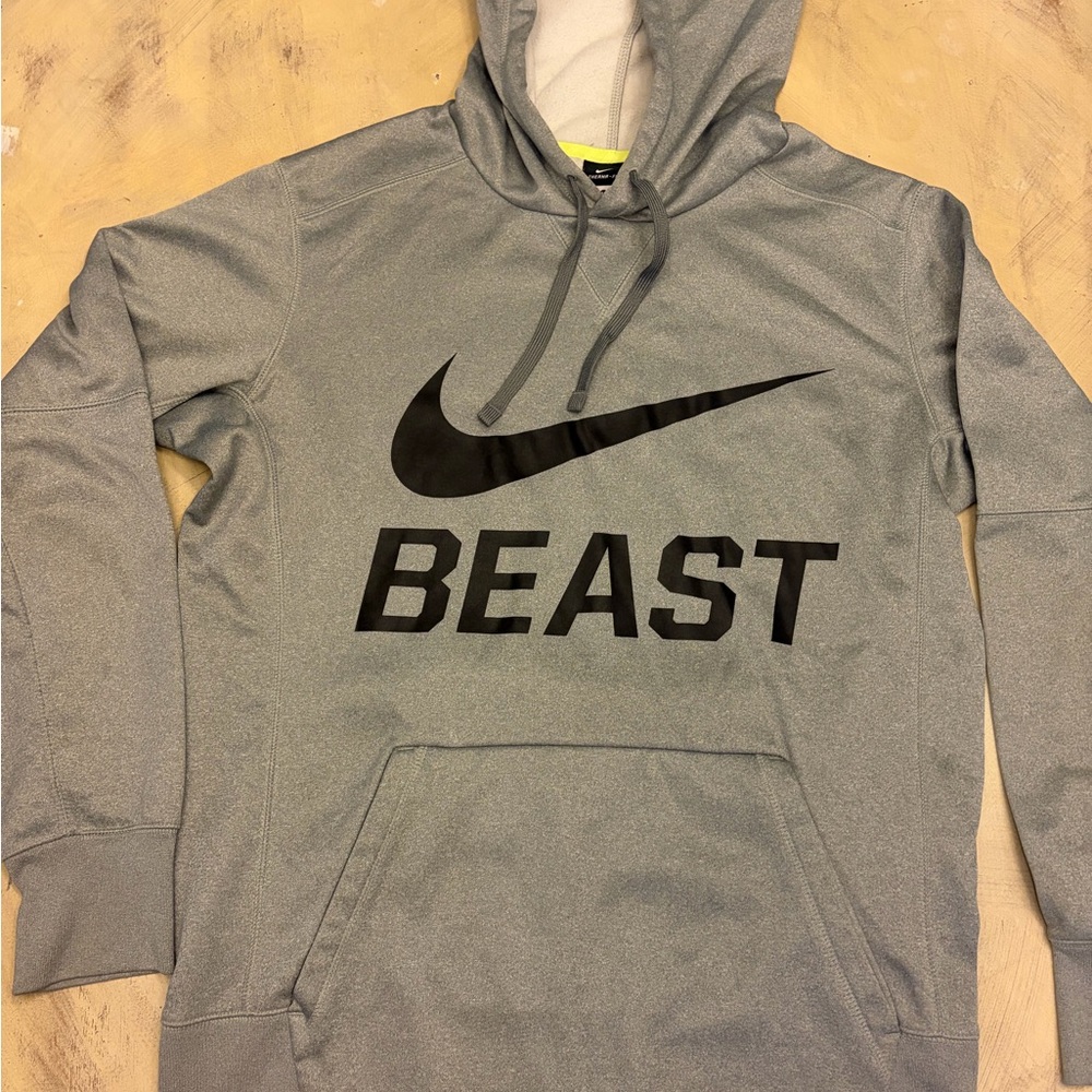 Mens Nike Hoodie Center Swoosh BEAST Therma Fit  Pullover Sweatshirt Size Medium